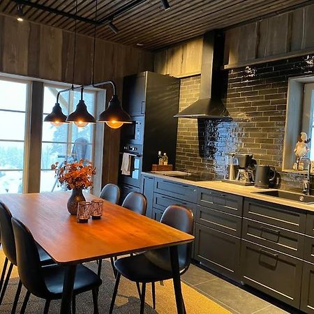 Modern Stuga Med Ski Lodge Kaensla Йервсё Экстерьер фото