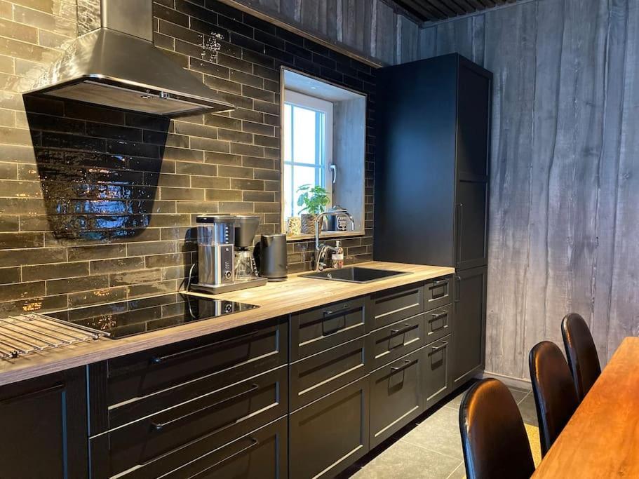 Modern Stuga Med Ski Lodge Kaensla Йервсё Экстерьер фото