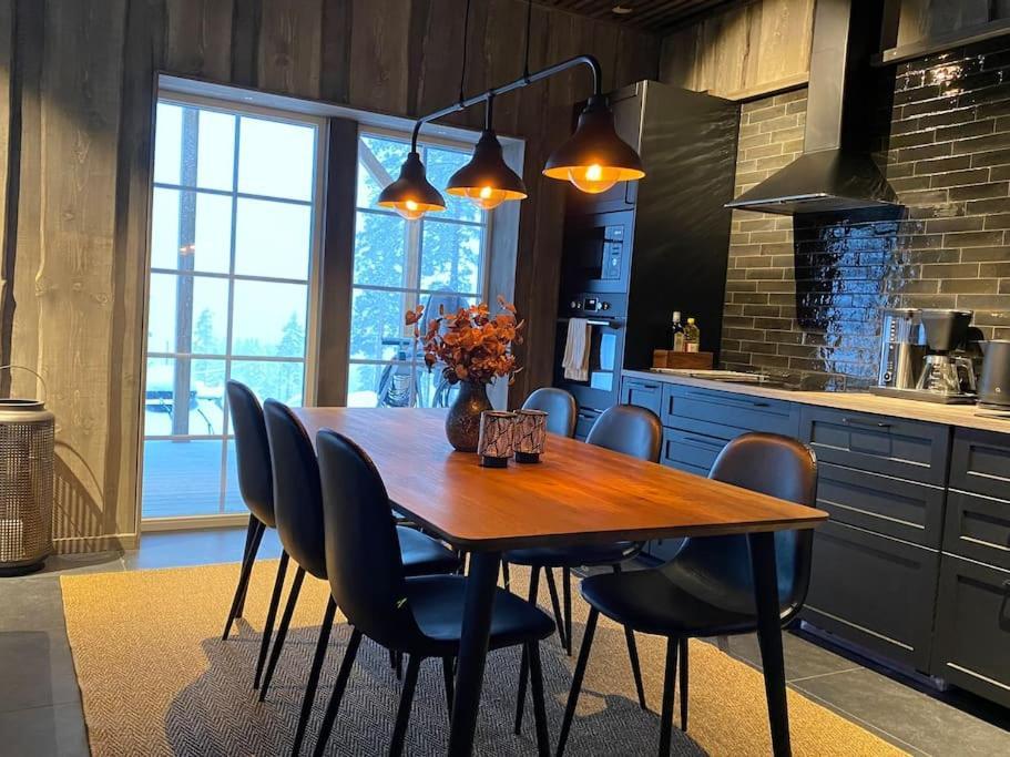 Modern Stuga Med Ski Lodge Kaensla Йервсё Экстерьер фото